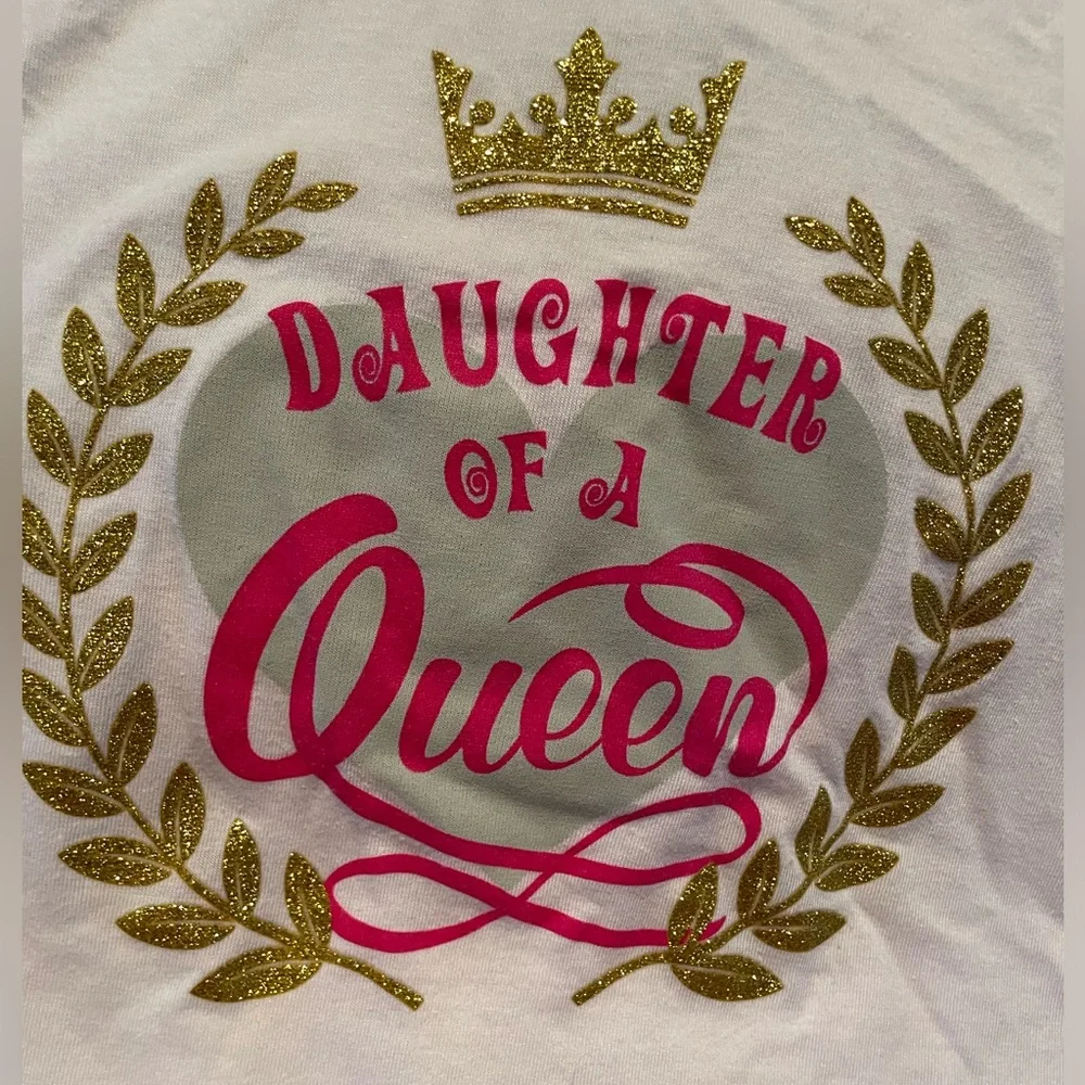 👑 Toddler Girls 4T 2 piece. Peach Pants and Top. Has Sparkle fit for a Queen EUC
